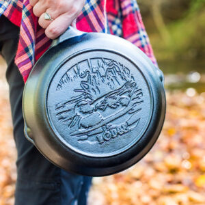 Wildlife Series® 8 Inch Cast Iron Duck Skillet